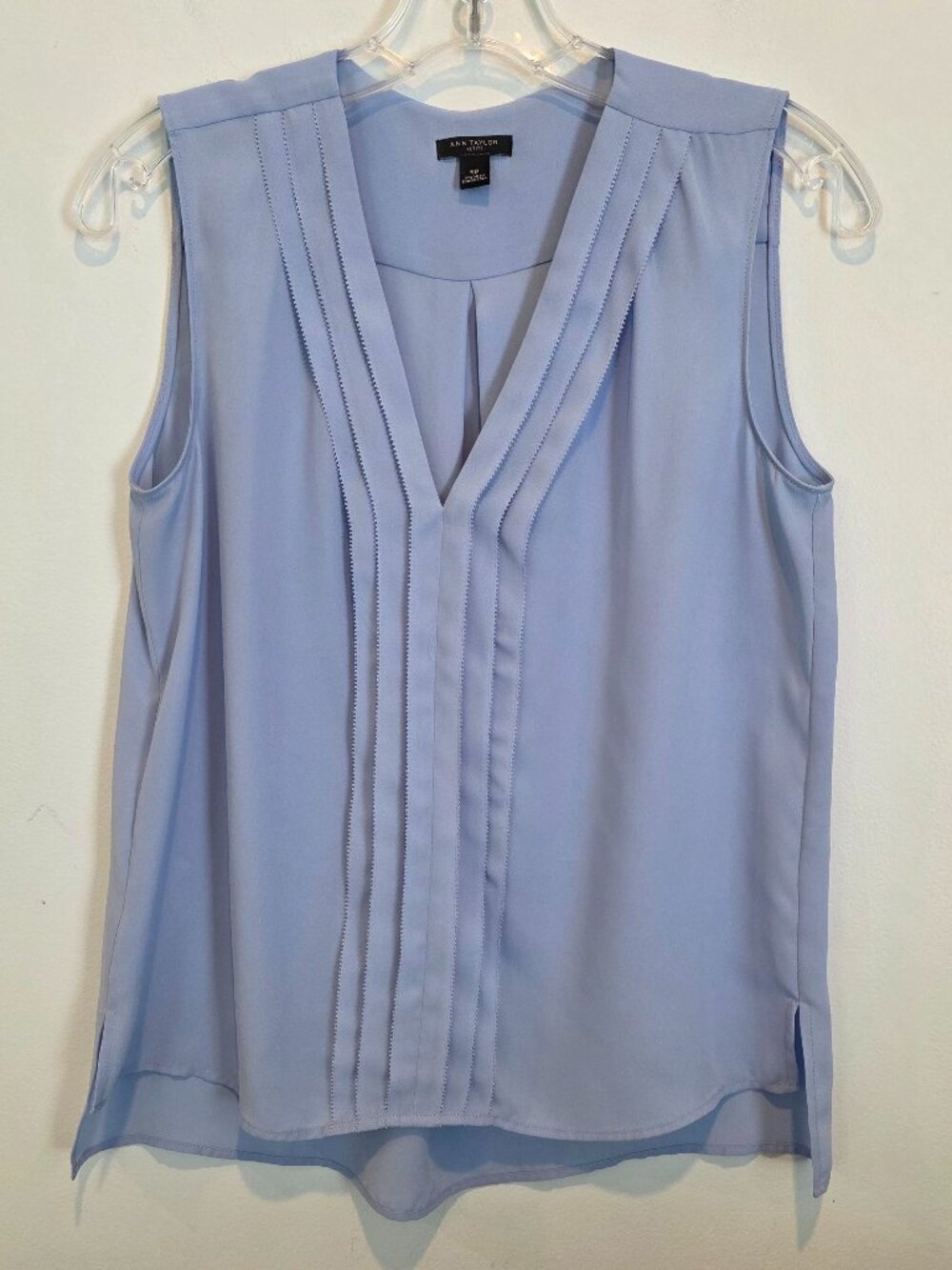 Ann Taylor V-Neck Sleeveless Top, Size SP, Like New